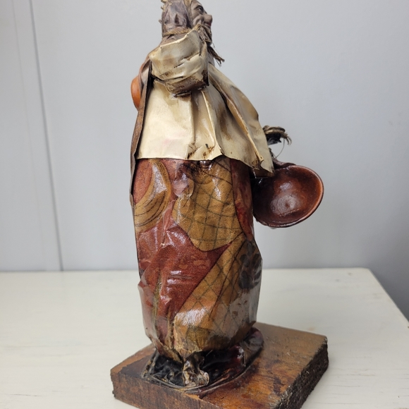 Vintage Mexican Folk Art Paper Mache Figure Handmade Authentic Hardworking Woman - Picture 3 of 16